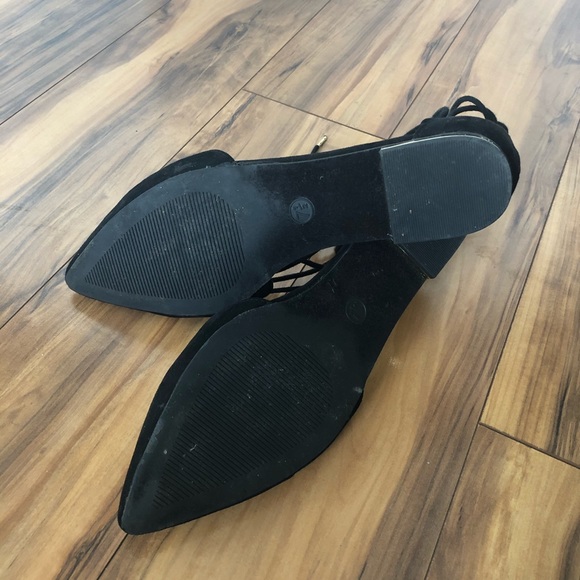 Tie up flats - Picture 3 of 3